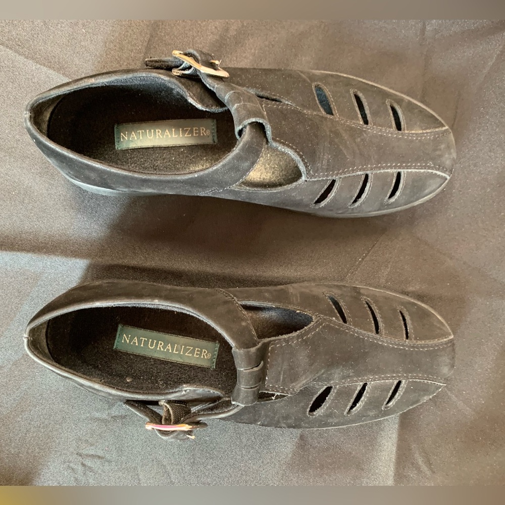 Naturalized Black Suede Women’s Shoes. Size 8.5 - Picture 2 of 9